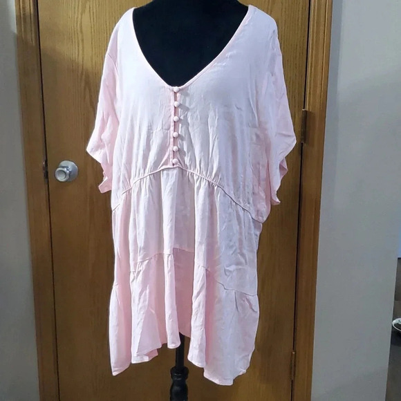 torrid Tops - Torrid pale pink tiered baby doll top short sleeve v neck
